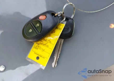 2010 Toyota Tundra Grade 5.7L V8 z USA, uszkodzony, nr VIN 5TFEY5F12AX094192